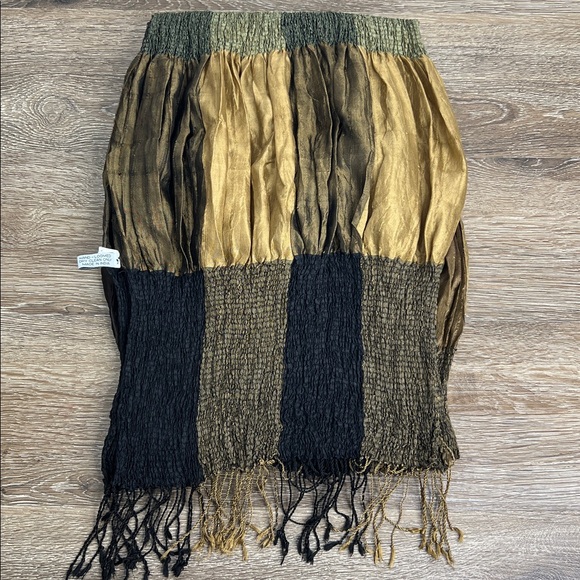 Hand-Loomed Ombre Patchwork Silk-Blend Scarf/Wrap– Made in India - Picture 3 of 6